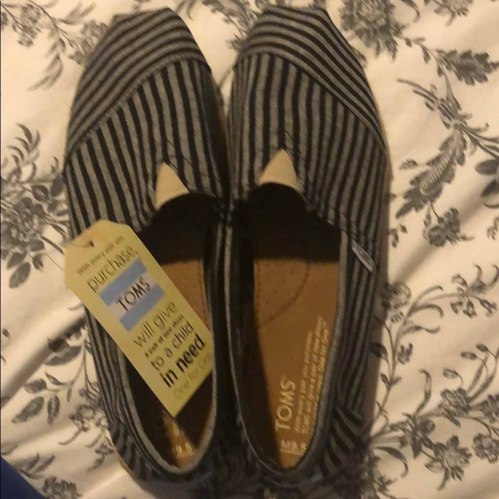 Striped TOMS